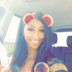 Meet your Posher, Eleah